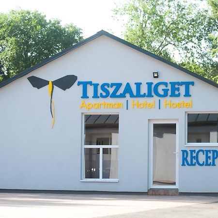 Tiszaliget Apartman Es Szallo 솔노크 외부 사진