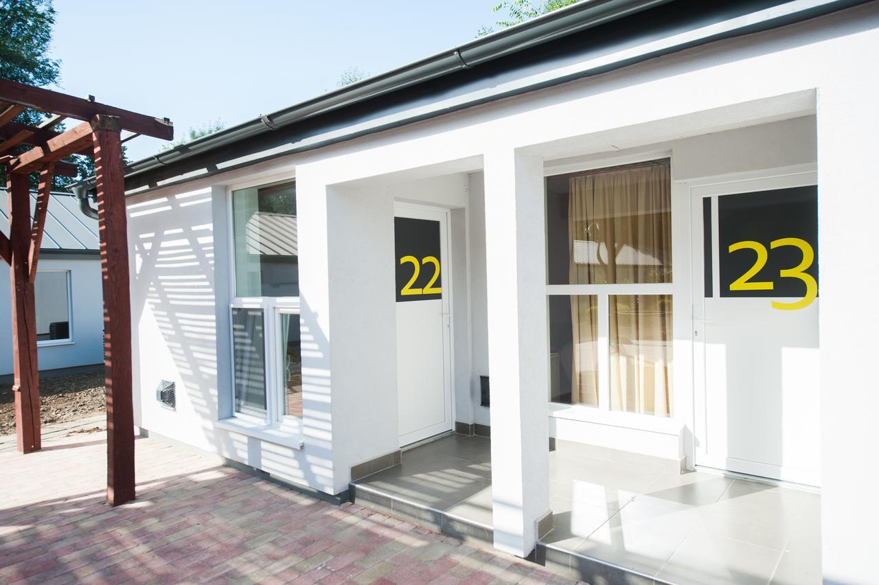 Tiszaliget Apartman Es Szallo 솔노크 외부 사진